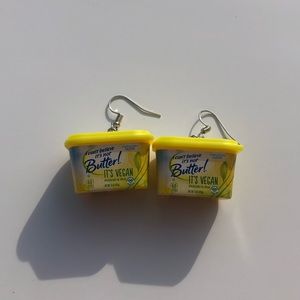 Mini Brands Tub of Vegan Butter Earrings 🔍
